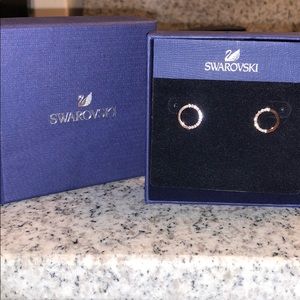 Rose Gold Swarovski earnings! Brand new!!